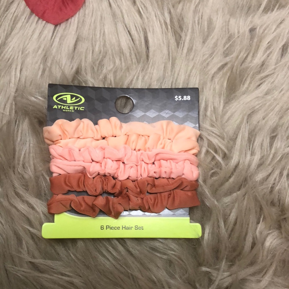2for $15 NWT Athletic works hair set. 6 pieces (bundle 2 items)
